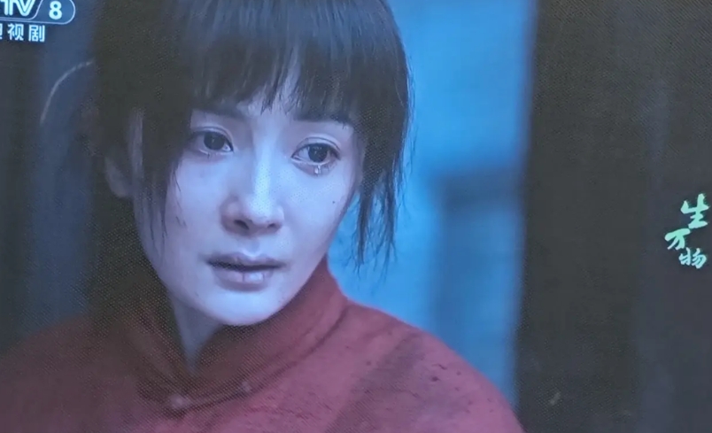 《生万物》昨天CCTV8首播，口碑一边倒的说好，我觉得有一个重要原因是杨幂的演技