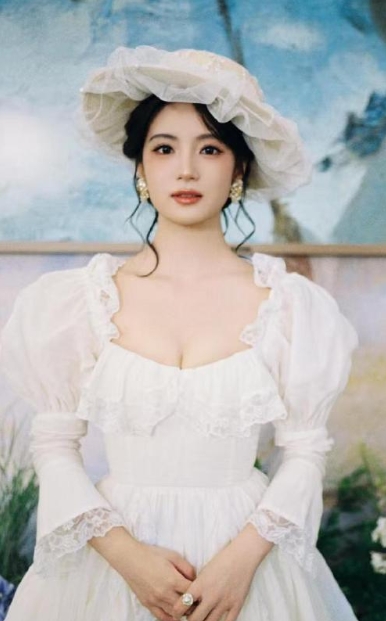 张雅钦立秋胶片好美啊。