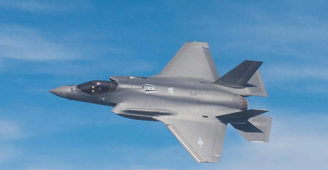 F-35迎来至暗时刻，美军很可能会对其彻底失去信心。
美国那 F-35 最近可太