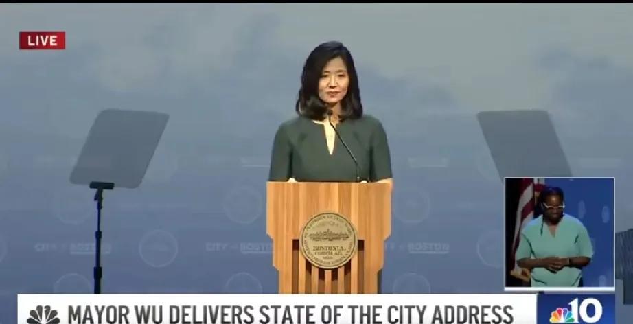 马萨诸塞州波士顿市长吴弥呼吁非法移民前往波该市，并承诺为他们提供庇护，保护他们免