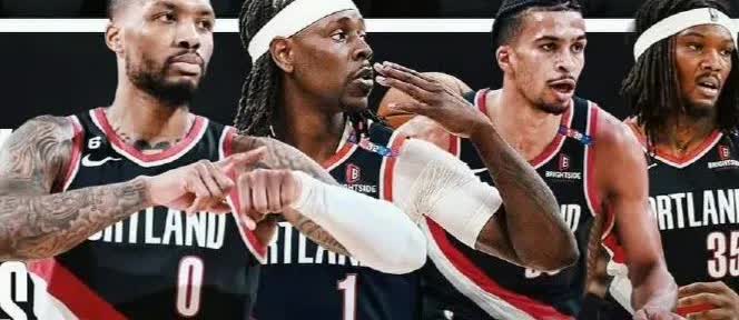 原来利拉德在雄鹿就是住霍乐迪的房子，后面其他球员都学会了。

利拉德最近表示