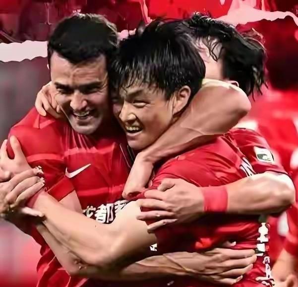 中超比赛踢到现在真是越来越乱，争冠球队的四人小组已基本确定，但是打乱这个小组格局