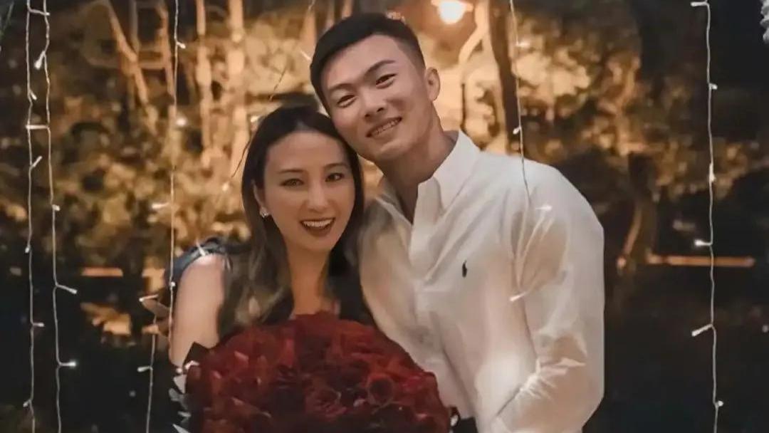 赌王千金取消订婚？删光未婚夫合照，三年半恋情画上句号