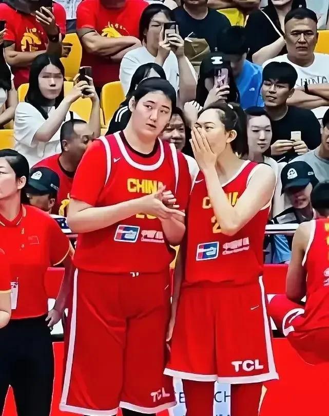 中国女篮93-61大胜日本女篮，一战三名球员表现最给力！
1、张子宇基本防不住，