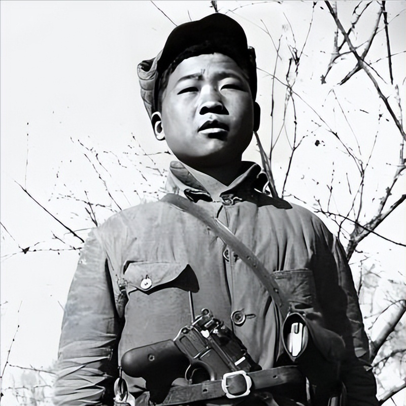 1942年，16岁的八路军小战士宋双来在送信的途中遭遇日伪军的袭击，情急之下，宋