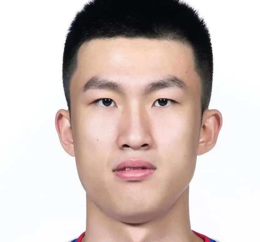 山东队管理层一拍大腿，把支票本递给了俩CBA顶级射手。

这笔买卖，简直是往