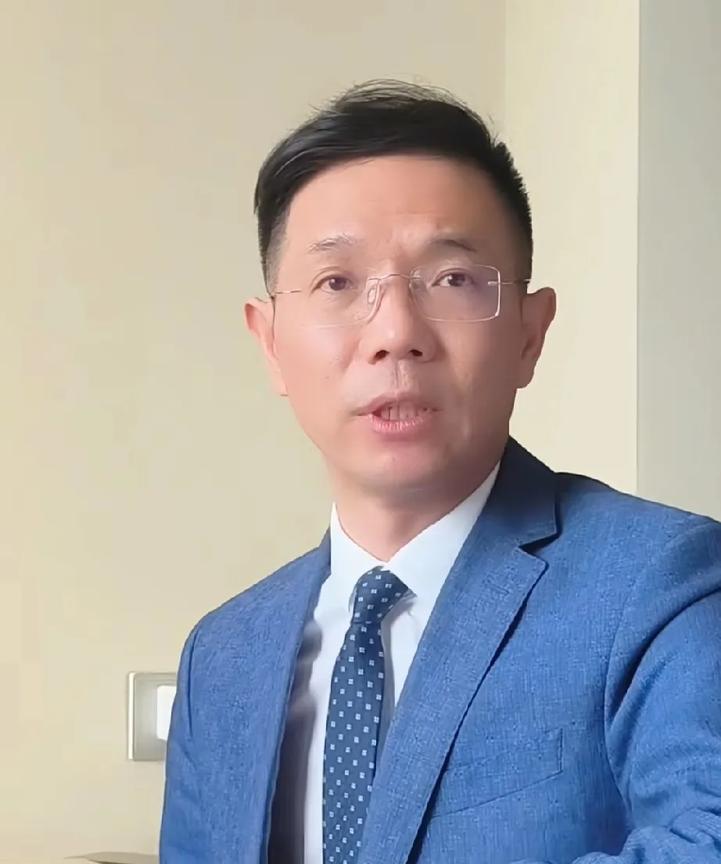 李老师律厉害啊！
打乱了钉大锤和东家的原计划
换作他人早上当了
现在的钉大锤和金