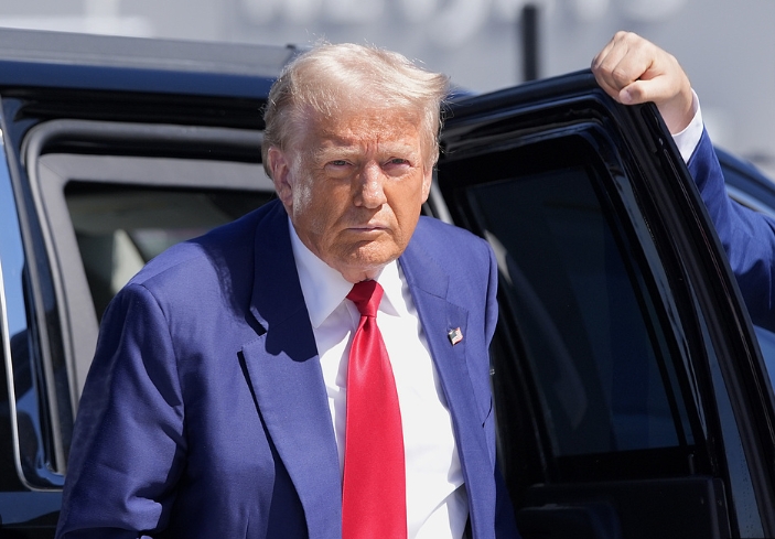 特朗普的底牌到底是什么？

特朗普与英国首相斯塔默会晤，主要就是十点要求。首先，