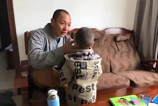 道禄和尚到底还是出事了，做了那么多好事，不管是孕妇还是婴儿，上百位受资助的人，每