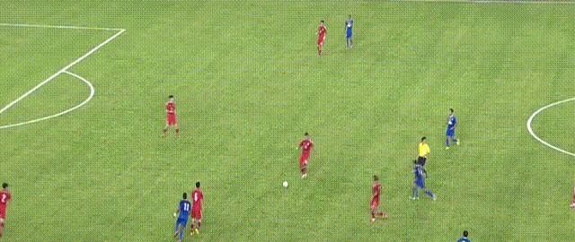 佩兰时代：国足的短暂闪光
还记得那场比赛吗？对阵科威特，咱们国足踢得那是相当流