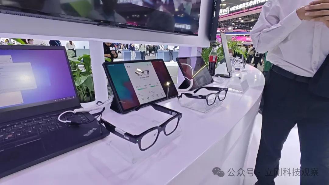 用生态系统为人工智能构建底座