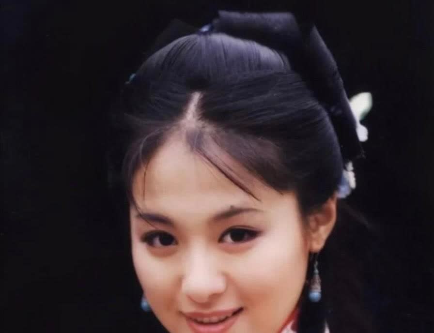 当年，沈傲君与聂远同居6年后，迟迟不见聂远求婚，沈傲君主动出击没想到聂远说:“对