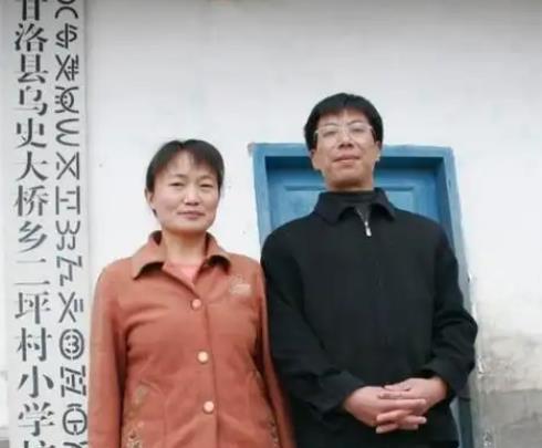 1992年春天，有个叫李桂林的年轻老师正在集市上买菜，突然听见有人闲聊：“大渡河