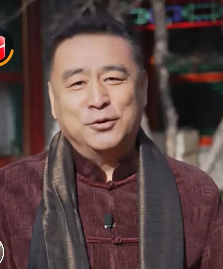 刚才张宏民老师在抖音上的短视频，朗诵着诗歌，那声音好有磁性。感谢抖音平台，感谢自