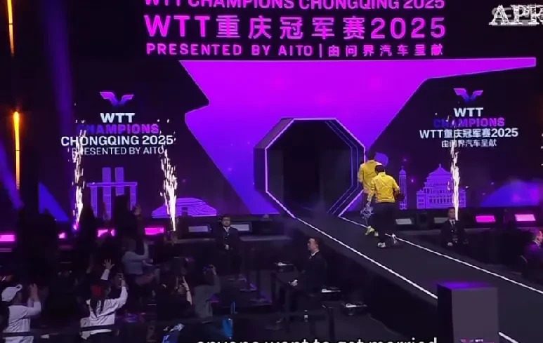 老外记者调侃大头莎莎恋情











天呐！外国记者Adam居然把大头