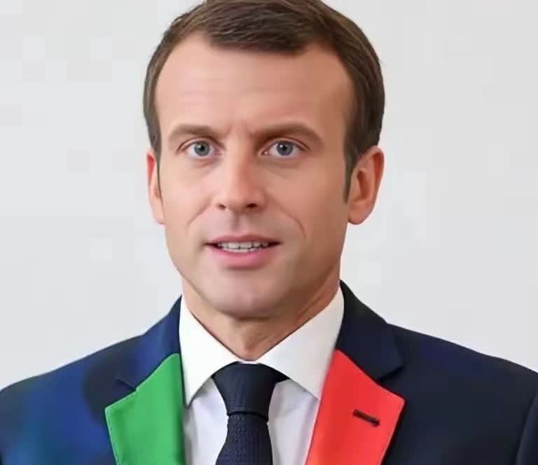 法国彻底乱套了！

你没有看错，马克龙真是太牛了，为乌克兰援助，和英国张罗着