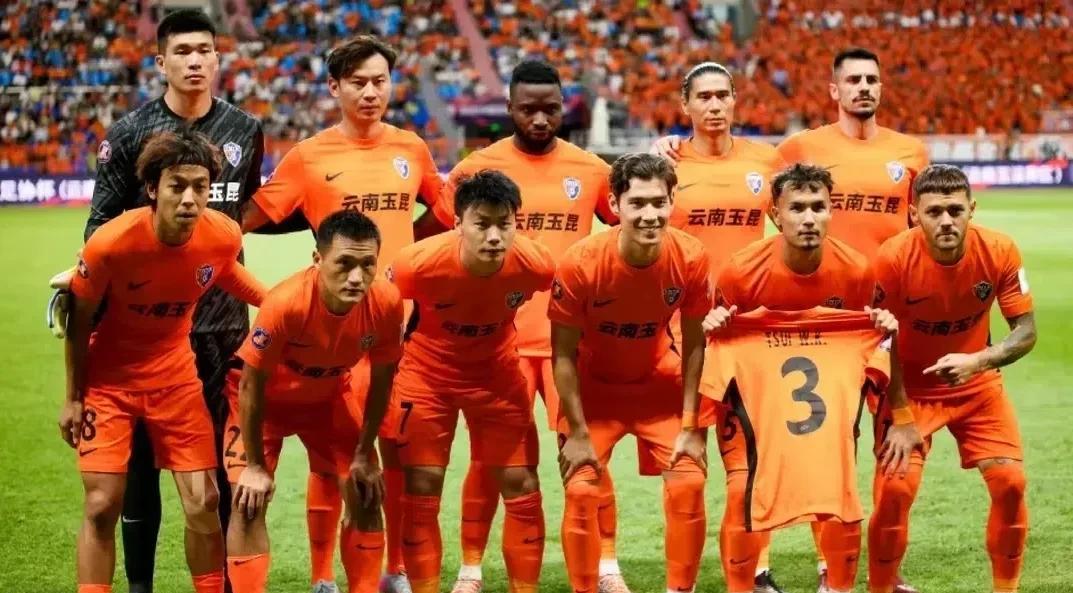 一、进了26个球，丢了28个球，有两场比赛是0:0平局，攻防两端基本平衡。
二、