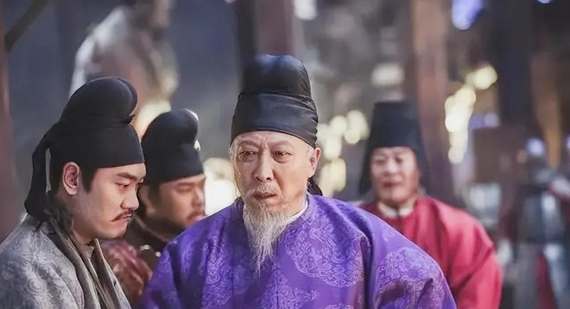 唐朝的时候，有个30来岁的女子在街头卖烧饼，相士袁天罡恰好经过，见此很是惊讶，叹