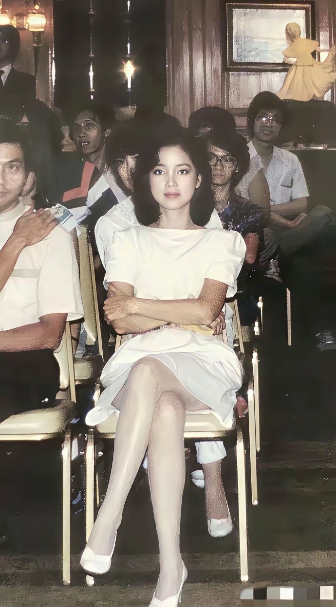 她要是跟刘亦菲出生在同个时代，就没刘亦菲啥事了 ​​​