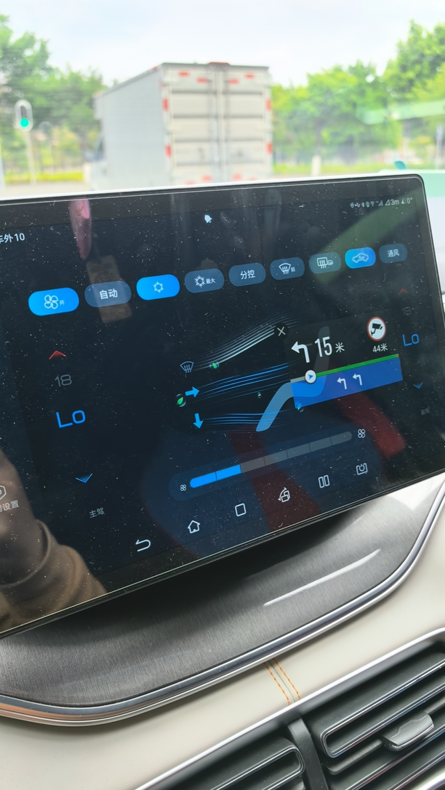 辣鸡比亚迪空调又坏了
买的比亚迪宋，空调不制冷，坏了两次，车喇叭坏了两次，22年