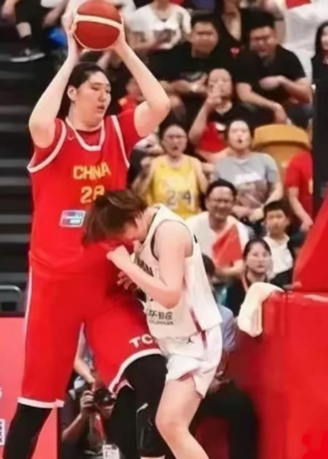 6月20日晚，中国女篮热身赛合肥站迎来了与日本女篮的第2次较量，中国女篮以93比