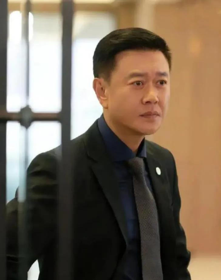 55岁爆红！冯嘉怡：身家上亿却甘当最贵龙套，18年配角逆袭路
演技很好，痞帅痞帅
