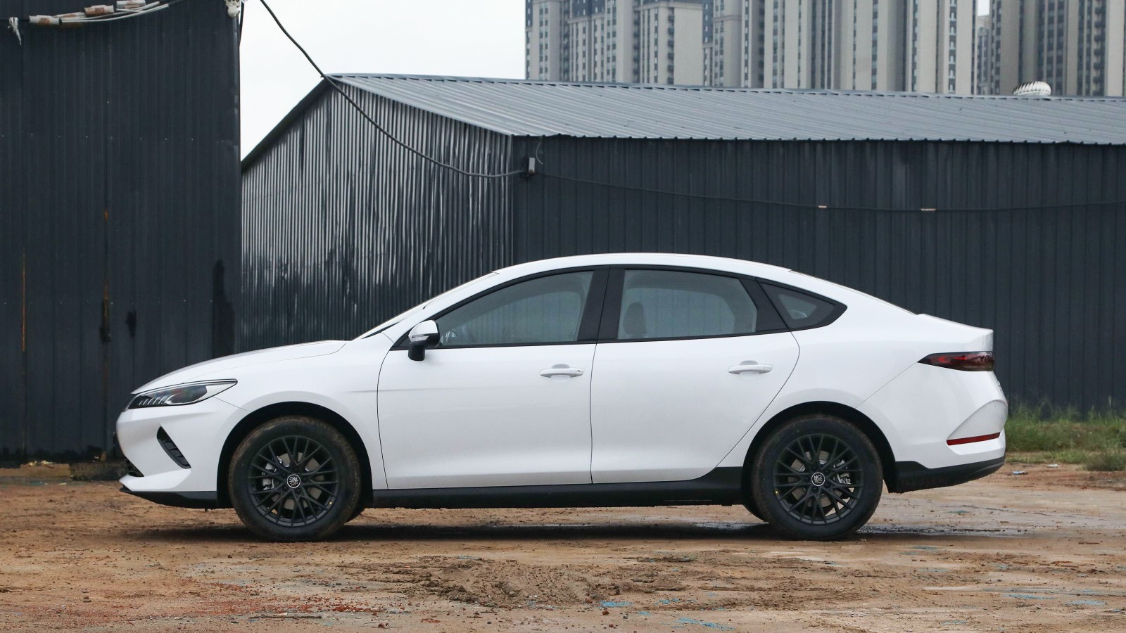 不到10万能买510km续航，销量9连跌的比亚迪秦PLUS EV还能入手吗？