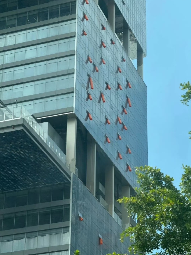 不懂就问，腾讯墙上这些大吸管是干嘛的
