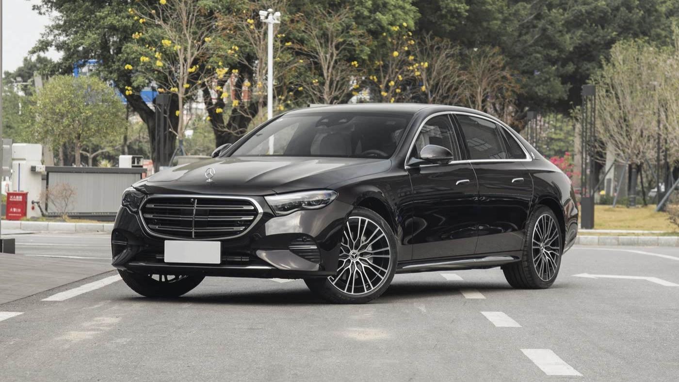 奔驰E级：一口气降15.88万，已经跌破30万，为何卖不过奥迪A6L？