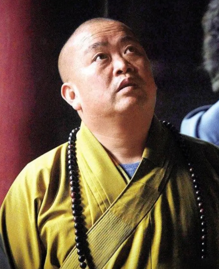 释永信生于1965年，今年才六十岁，本应该是退休的年龄，但被查了。
不过，他执掌