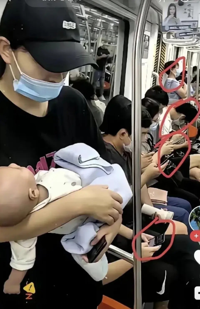 提起给老人让座，总有人起哄，让是情分，不让是本分，用这句话当挡箭牌。那不给怀抱孩