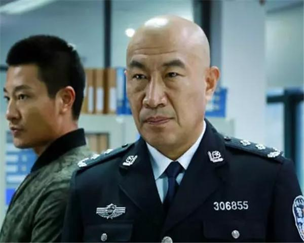 由于石兆琪和张丰毅是多年的好朋友，所以石兆琪指出张丰毅做人不忠厚，让张丰毅非常费