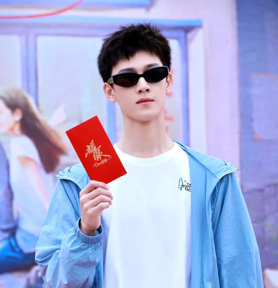 李昀锐从《九重紫》红到今天真的很不容易，对李昀锐来说2025是至关重要的一年，接
