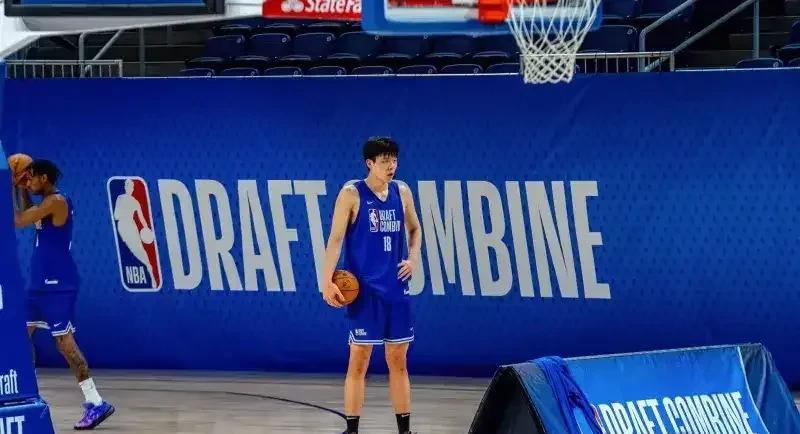 杨瀚森选秀排名再攀升，40顺位被奇才相中
近日，老牌选秀网站NBADraft.n