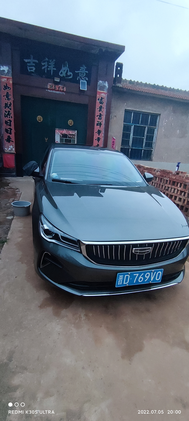 首保后油耗确实降低了
车子快三个月了，首保时间到了，4儿子店换了机油，滤芯，添加