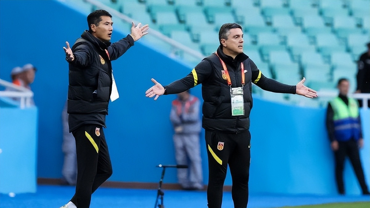 在押宝李昊扑点球前，U23国足有套防守组合拳