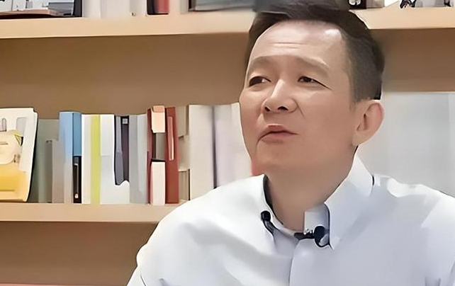 姚洋教授这话一出，多少校长晚上要睡不着了。

他提议把1200所本科院校里的一半