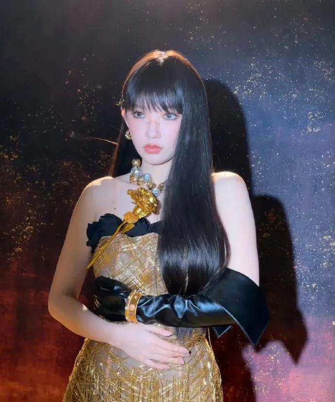 程潇：镜头定格的生命力，舞台与荧幕的双重奔赴
“一生要出片的中国女人”——这句对