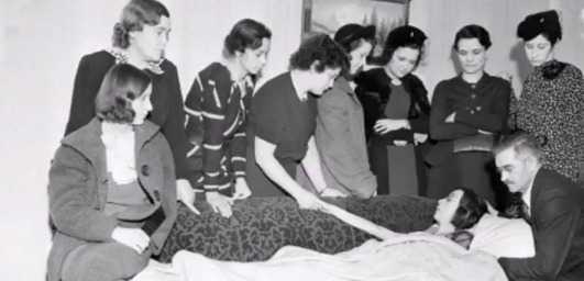 镭女郎惨案：花季少女因镭丧命











少女牙疼竟是死神召唤？镭辐射