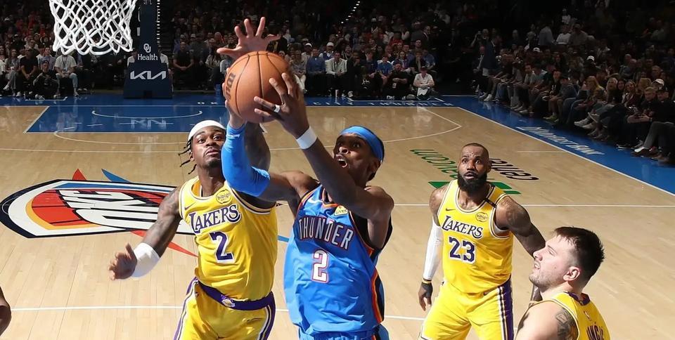 湖人自媒体Lakers Daily发推，配文：
“湖人要是对上雷霆，五场内就能解