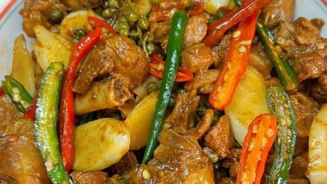 姜爆鸭：传统美味与家的温暖完美融合