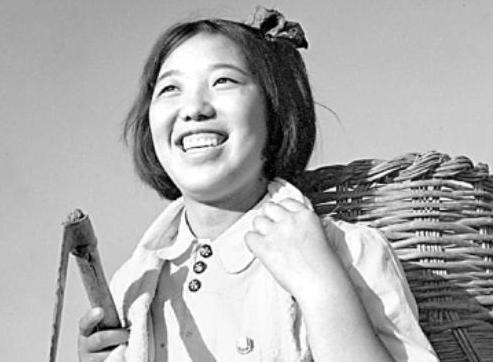 1983年6月的一天，邢燕子被叫去了天津市委组织部，她被告知自己被卸任市委书记。