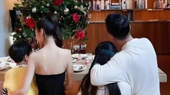 汪小菲送玫瑰花给妻子，马筱梅开心落泪！网友：前妻是草后妻是宝