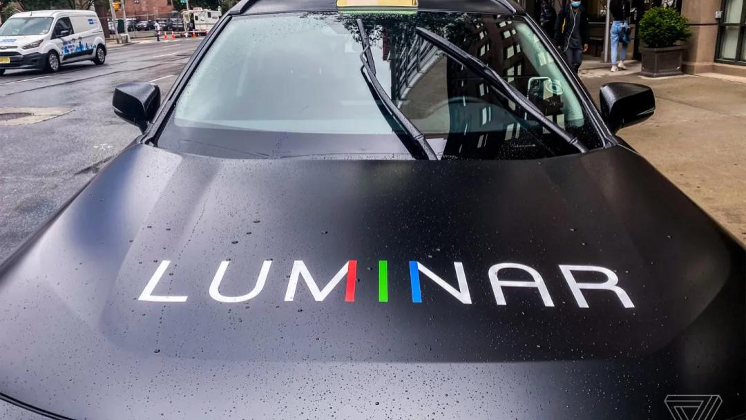 哪吒汽车“重启”新进展；换代版小米SU7明年二季度上市？比亚迪双旗舰车型官宣；最便宜的奔驰GLS上市