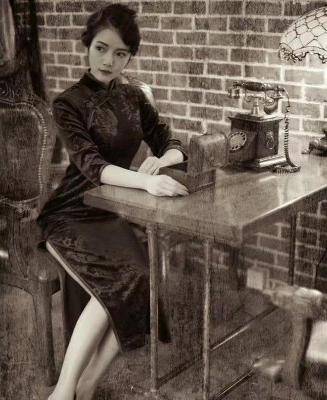 1918年，唐继尧让妻妾以打麻将的名义，将庾恩旸的美人妻子钱秀芬骗到家中。没想到