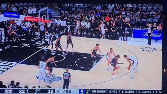 李祥波顶防天赋怪文班亚马，中国男篮替补中锋如何呢？
广州男篮在 NBA 开启热身