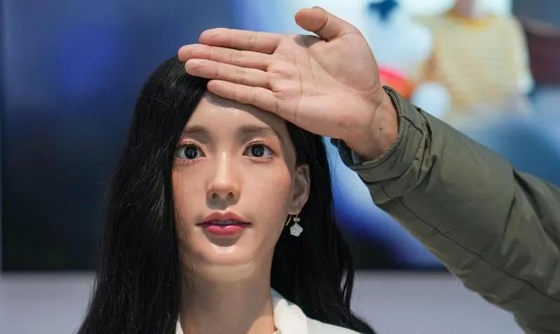 和机器人发生亲密关系？近一半的美国男性被访者表示愿意。
近一半美国男性愿意和机器