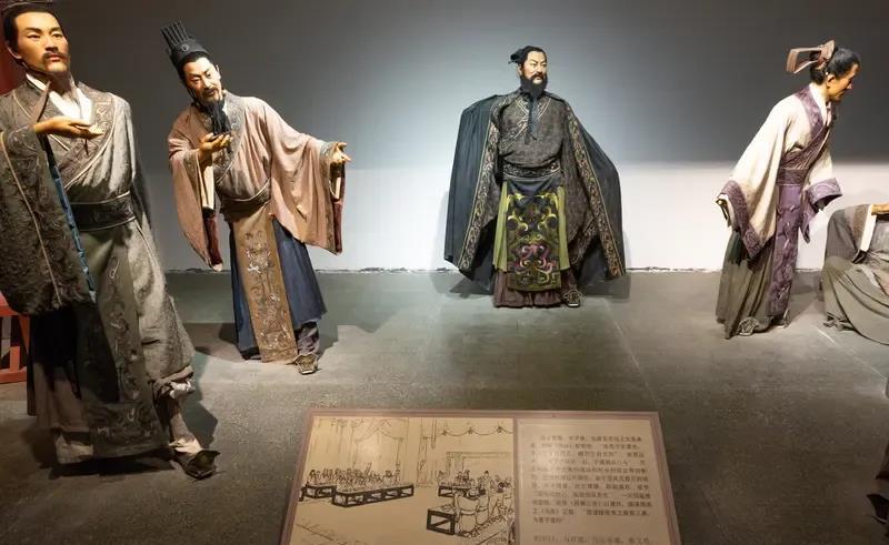 一个县的人才足够管理一个国家了，比如曹操的主要骨干都来之亳州，朱元璋的主要骨干都