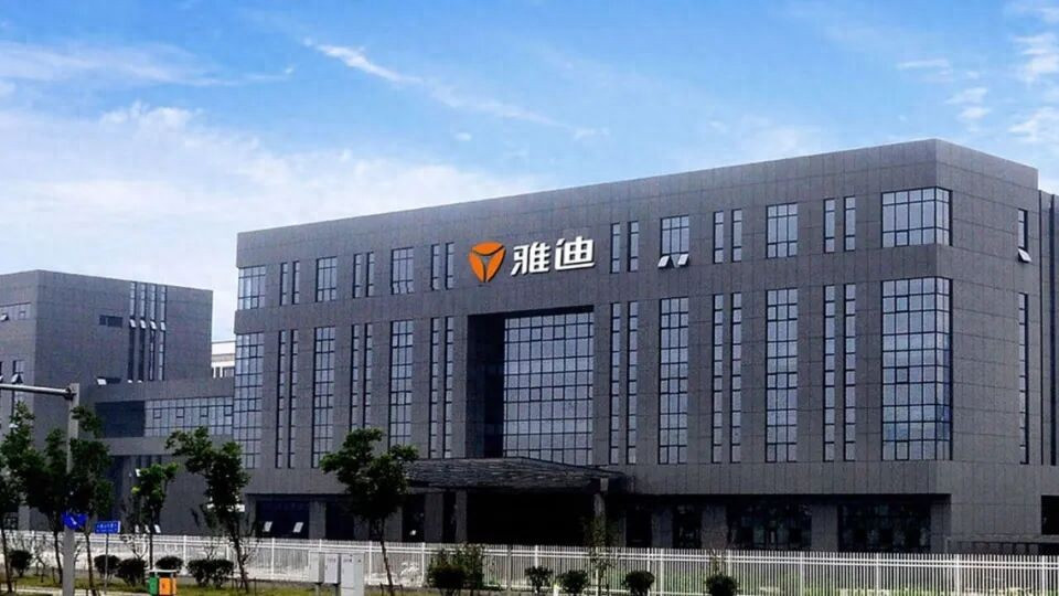 “电鸡一哥”道歉，雅迪守得住 3.8 亿辆市场的王座吗？