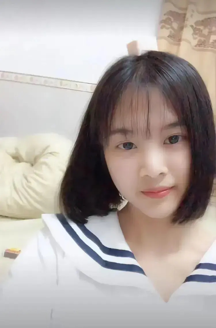 在人生的旅程中，我步入了而立之年，而我的丈夫已然55岁。他事业有成，年收入达百万